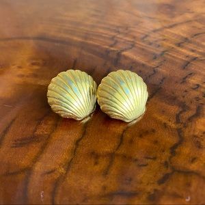 Vintage Scallop Shell Earrings